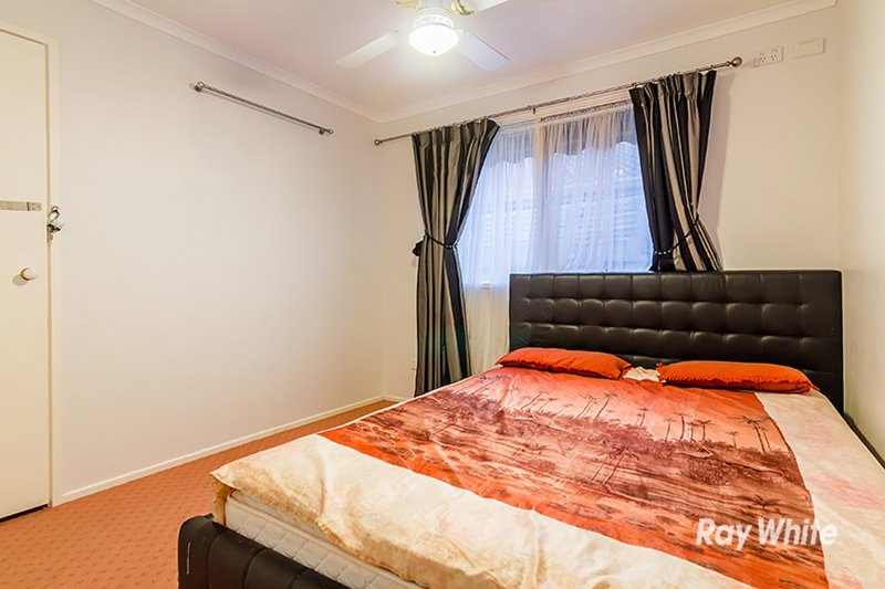 Photo - 44 Lawless Drive, Cranbourne North VIC 3977 - Image 7