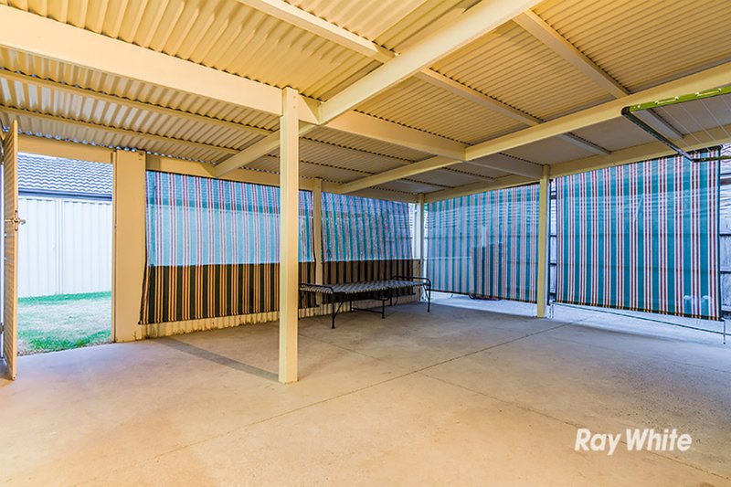 Photo - 44 Lawless Drive, Cranbourne North VIC 3977 - Image 10