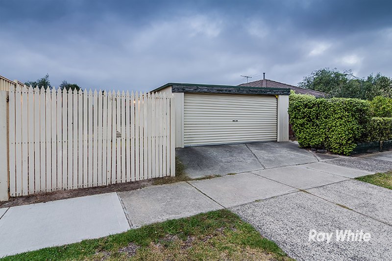 Photo - 44 Lawless Drive, Cranbourne North VIC 3977 - Image 12