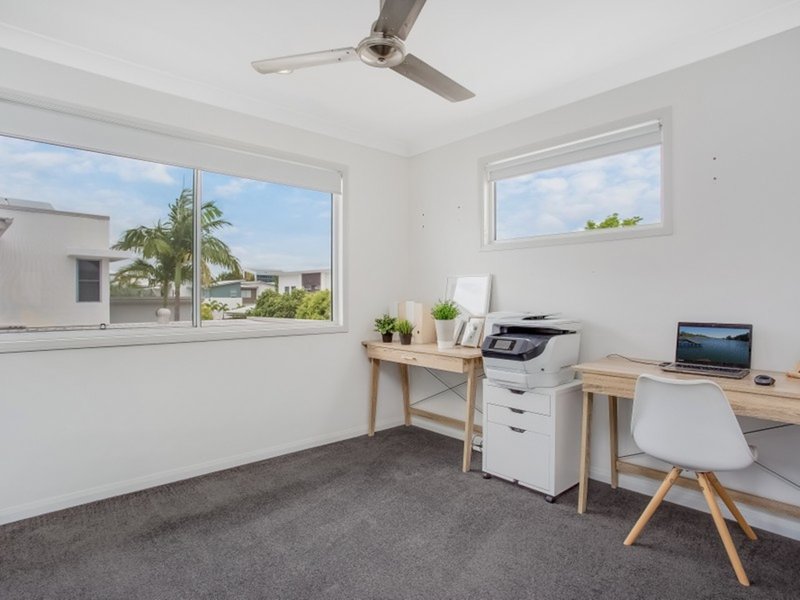 Photo - 44 Lillie Street, Burleigh Waters QLD 4220 - Image 11