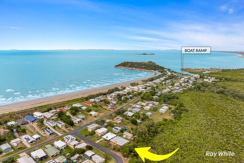 44 Limpus Avenue, Keppel Sands QLD 4702