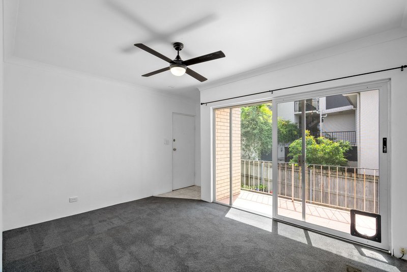 Photo - 4/4 Lutana Street, Stafford QLD 4053 - Image 8