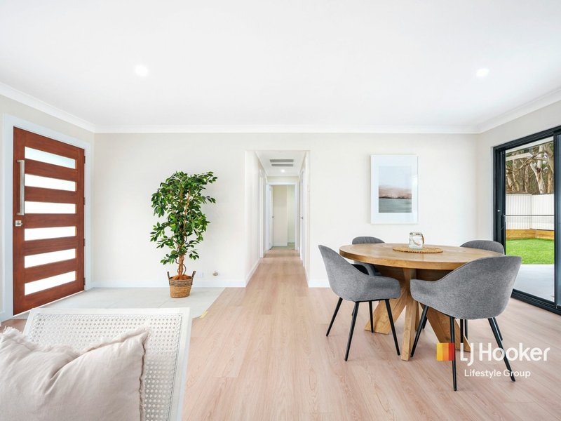 Photo - 44 Mackillop Crescent, St Helens Park NSW 2560 - Image 5