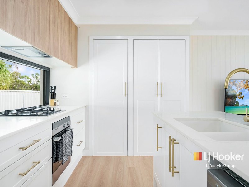Photo - 44 Mackillop Crescent, St Helens Park NSW 2560 - Image 6