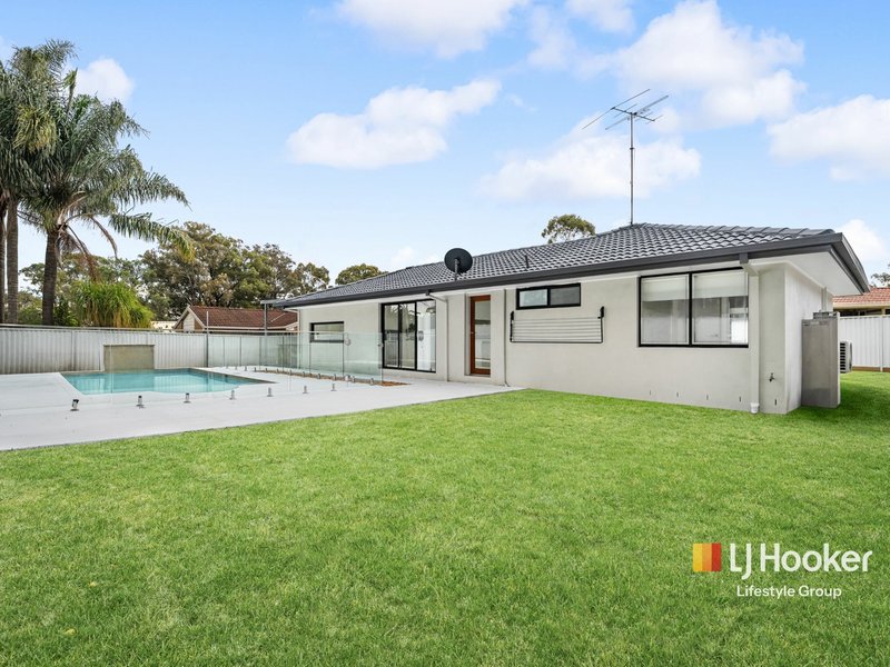 Photo - 44 Mackillop Crescent, St Helens Park NSW 2560 - Image 11