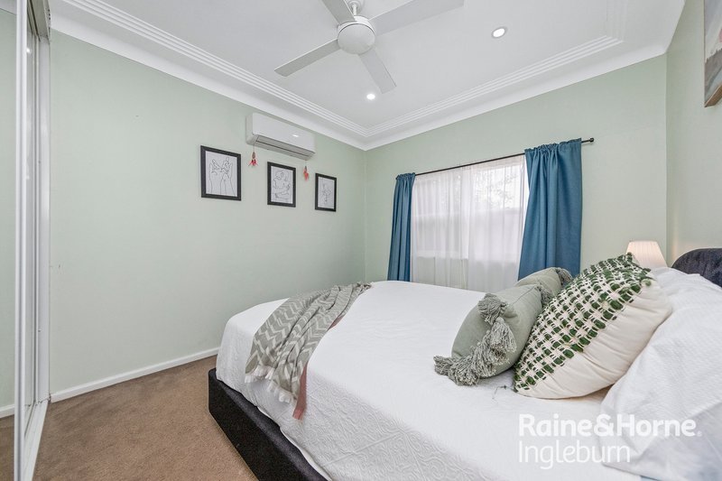 Photo - 44 Macquarie Avenue, Campbelltown NSW 2560 - Image 5