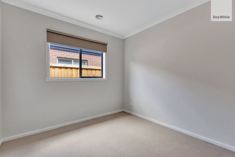 Photo - 44 Mallaig Drive, Beveridge VIC 3753 - Image 9