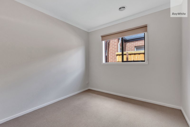 Photo - 44 Mallaig Drive, Beveridge VIC 3753 - Image 11
