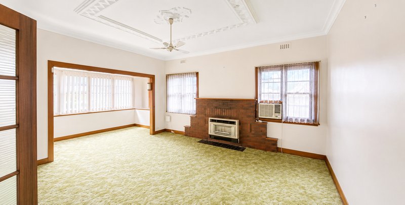 Photo - 44 Mambourin Street, Werribee VIC 3030 - Image 3