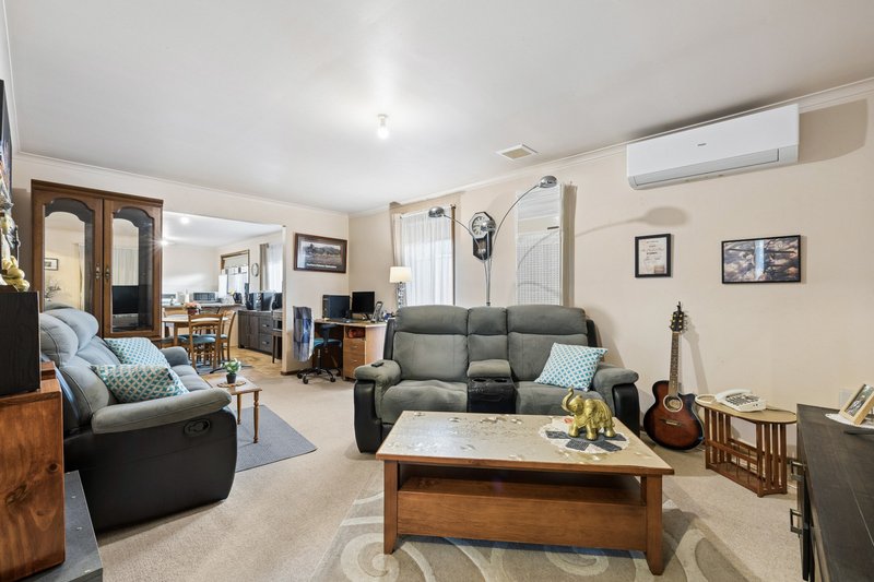 Photo - 44 Mambourin Street, Werribee VIC 3030 - Image 11