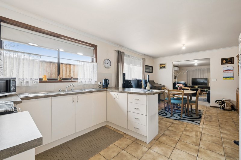 Photo - 44 Mambourin Street, Werribee VIC 3030 - Image 14