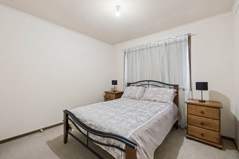 Photo - 44 Mambourin Street, Werribee VIC 3030 - Image 18