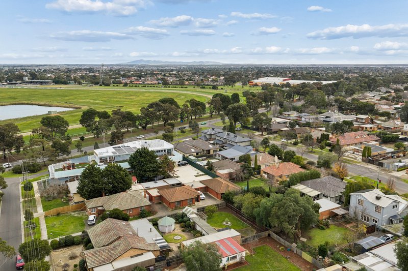 Photo - 44 Mambourin Street, Werribee VIC 3030 - Image 29