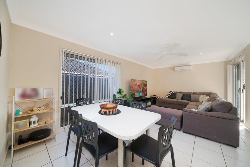 Photo - 44 Manhattan Crescent, North Lakes QLD 4509 - Image 3