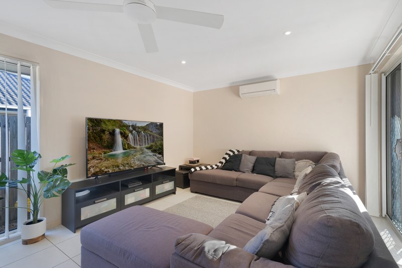 Photo - 44 Manhattan Crescent, North Lakes QLD 4509 - Image 4