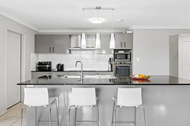 Photo - 44 Marcus Drive, Regents Park QLD 4118 - Image 7