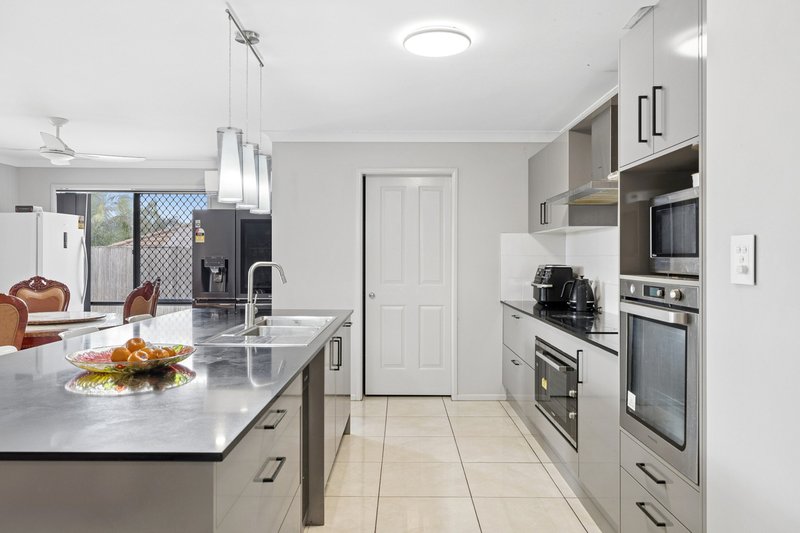 Photo - 44 Marcus Drive, Regents Park QLD 4118 - Image 9