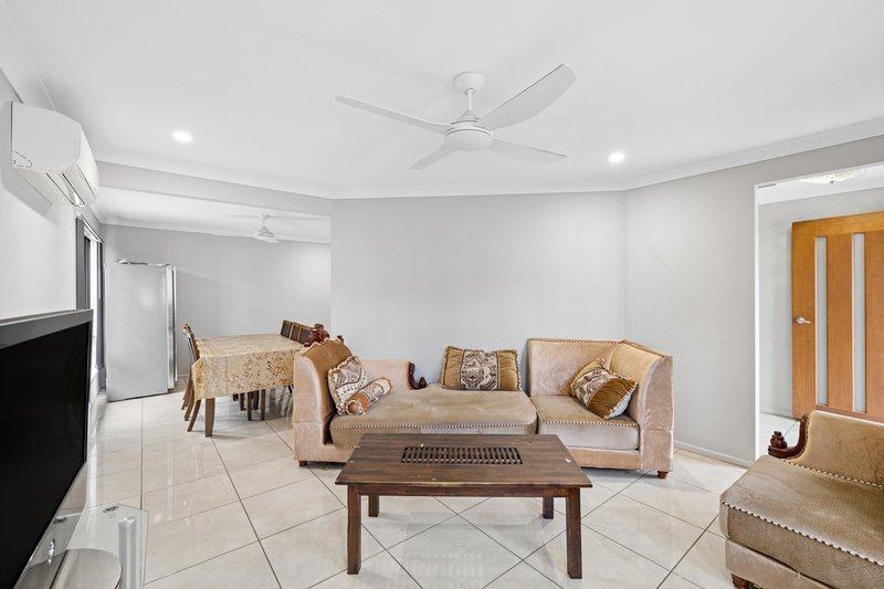 Photo - 44 Marcus Drive, Regents Park QLD 4118 - Image 10
