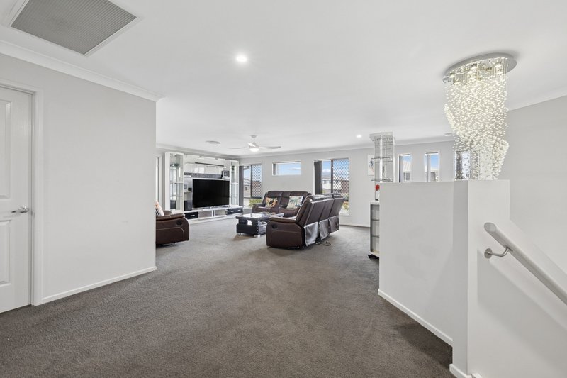 Photo - 44 Marcus Drive, Regents Park QLD 4118 - Image 14