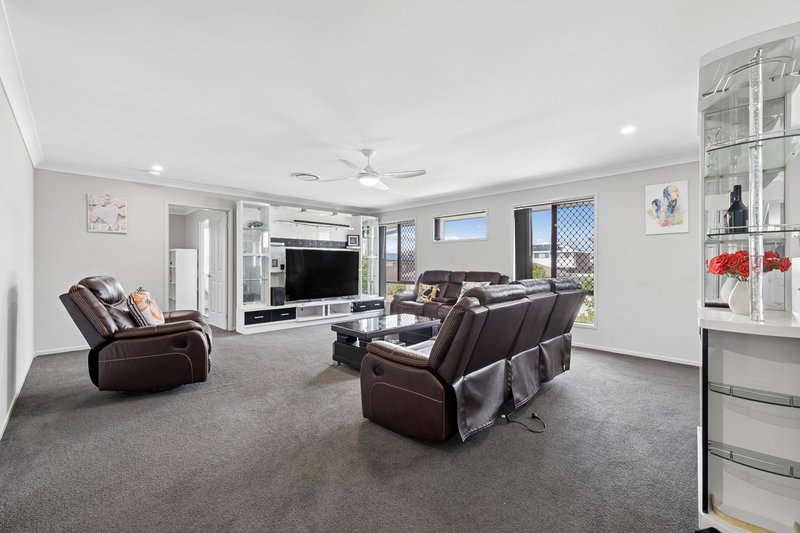 Photo - 44 Marcus Drive, Regents Park QLD 4118 - Image 16