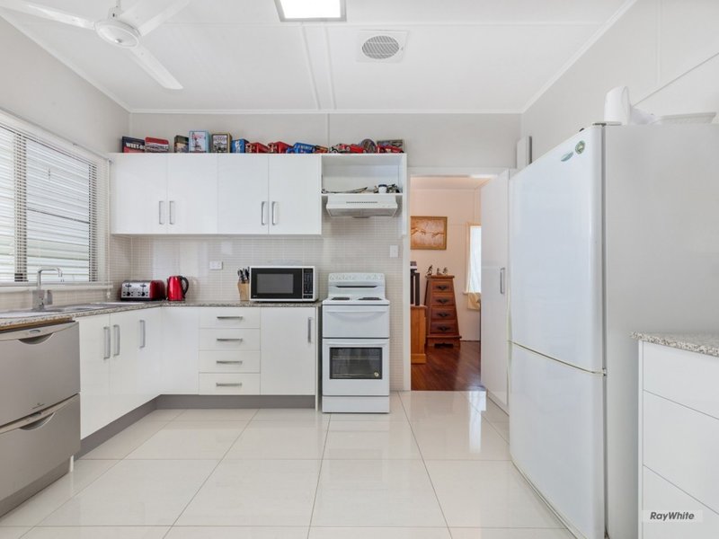 Photo - 44 Mary Street, The Range QLD 4700 - Image 3