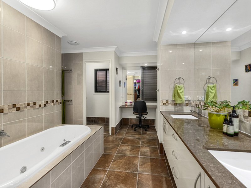 Photo - 44 Matisse Street, Carseldine QLD 4034 - Image 12