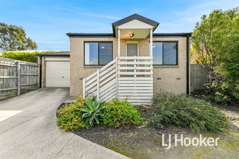 Photo - 4/4 Mcclenaghan Place, Pakenham VIC 3810 - Image 1