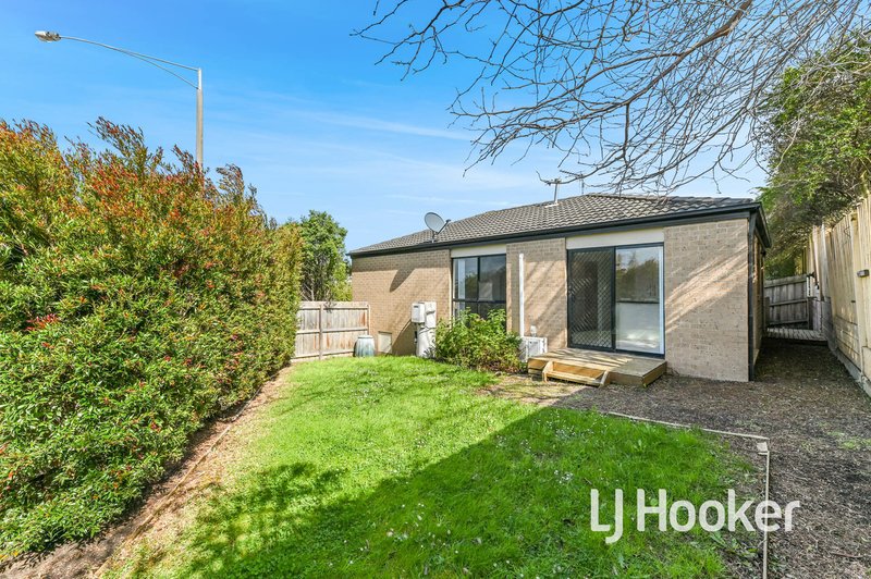 Photo - 4/4 Mcclenaghan Place, Pakenham VIC 3810 - Image 13