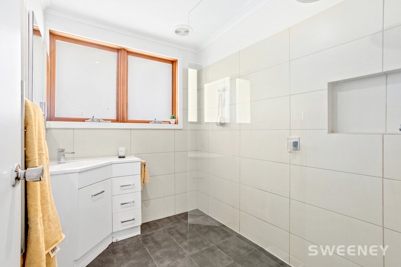 Photo - 44 Merton Street, Altona Meadows VIC 3028 - Image 11