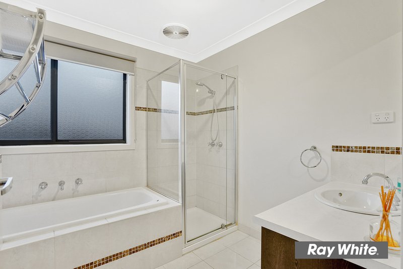 Photo - 44 Millendon Blvd , Tarneit VIC 3029 - Image 14