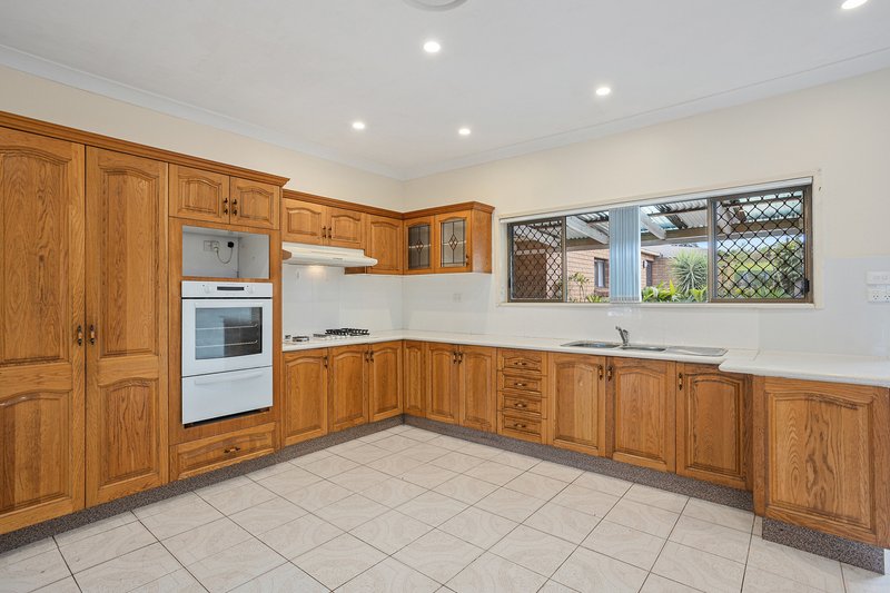 Photo - 44 Mirrabooka Road, Lake Heights NSW 2502 - Image 4