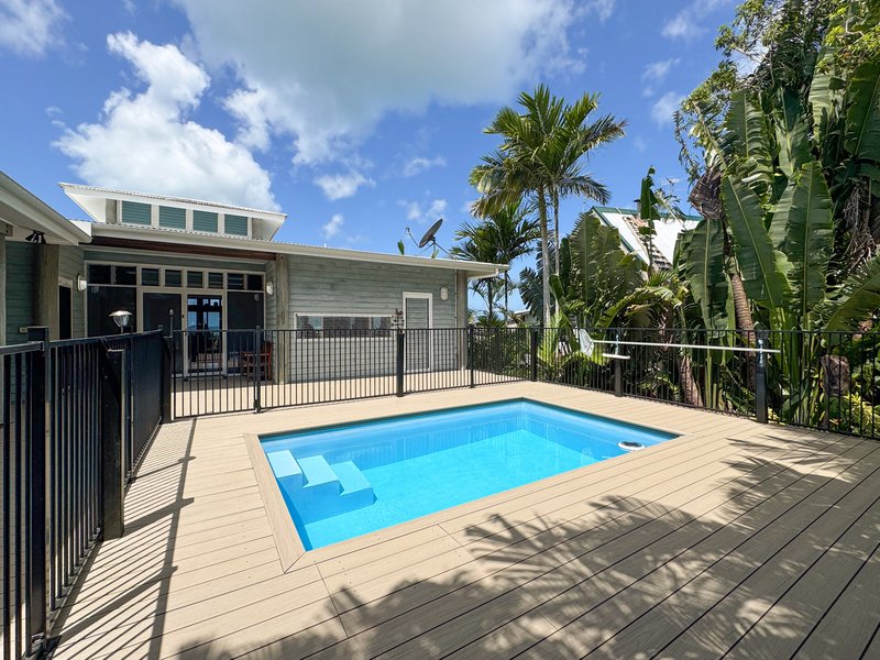 Photo - 44 Mission Drive, South Mission Beach QLD 4852 - Image 2