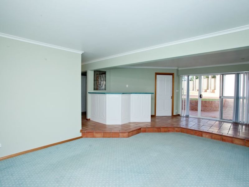 Photo - 44 Molong Road, Old Bar NSW 2430 - Image 6