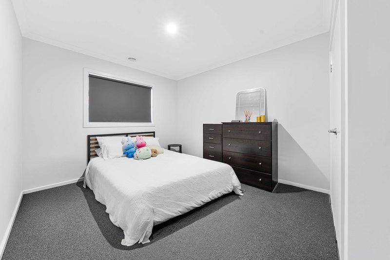 Photo - 44 Monakeeba Boulevard, Woodstock VIC 3751 - Image 9