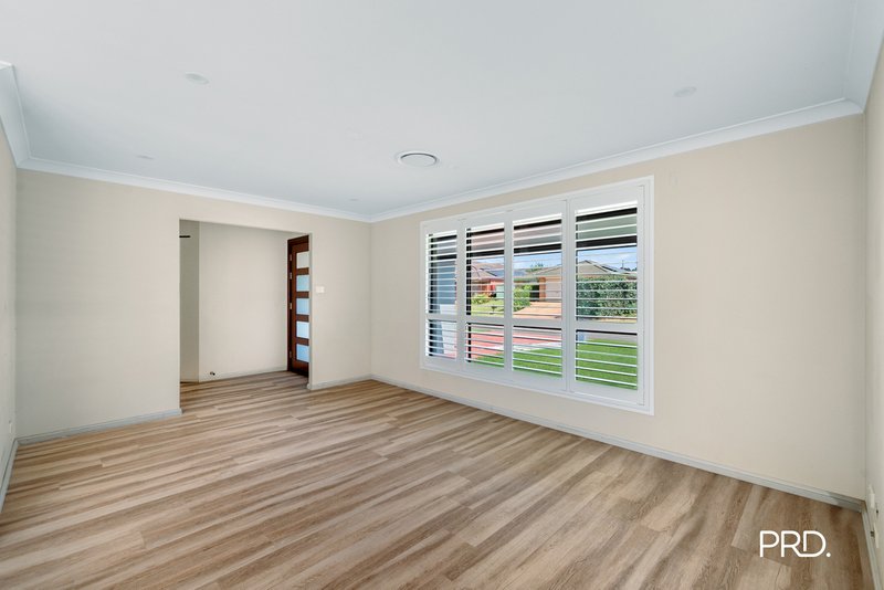 Photo - 44 Monarch Circuit, Glenmore Park NSW 2745 - Image 2