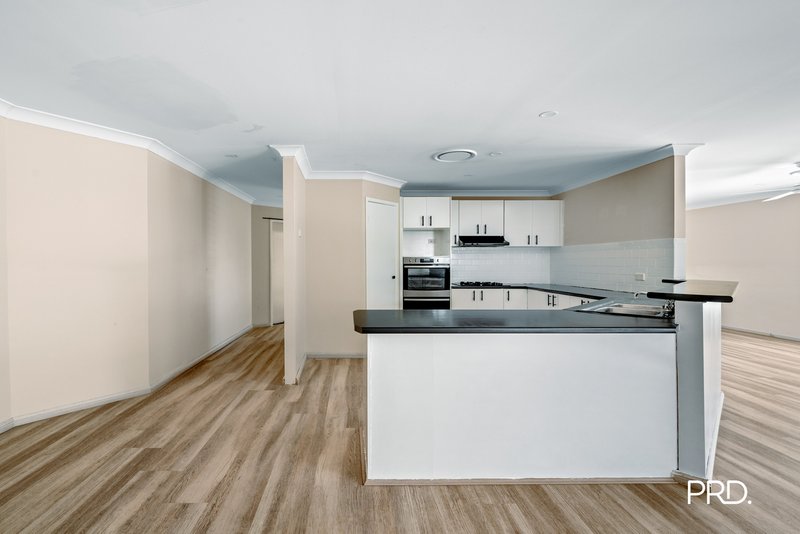 Photo - 44 Monarch Circuit, Glenmore Park NSW 2745 - Image 5