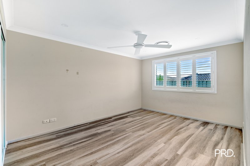 Photo - 44 Monarch Circuit, Glenmore Park NSW 2745 - Image 9