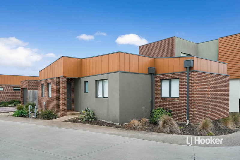 Photo - 4/4 Nepean Court, Wyndham Vale VIC 3024 - Image 2