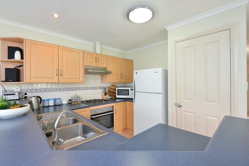 Photo - 44 Newland Street, Victor Harbor SA 5211 - Image 3