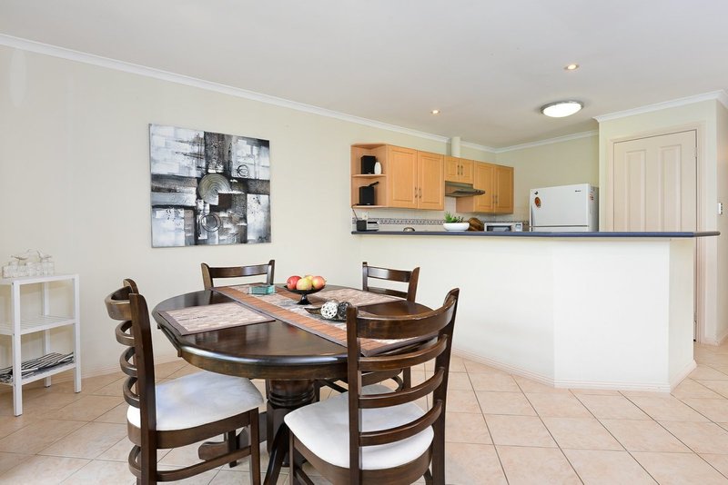 Photo - 44 Newland Street, Victor Harbor SA 5211 - Image 7