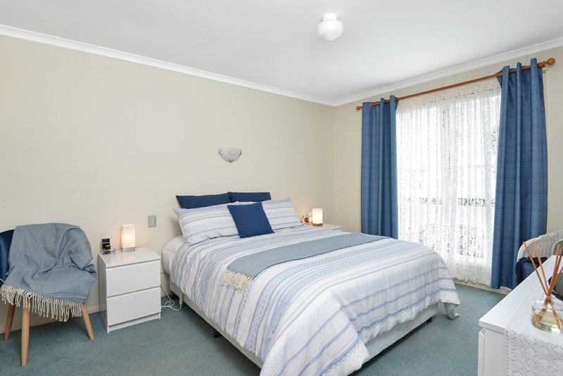 Photo - 44 Newland Street, Victor Harbor SA 5211 - Image 10