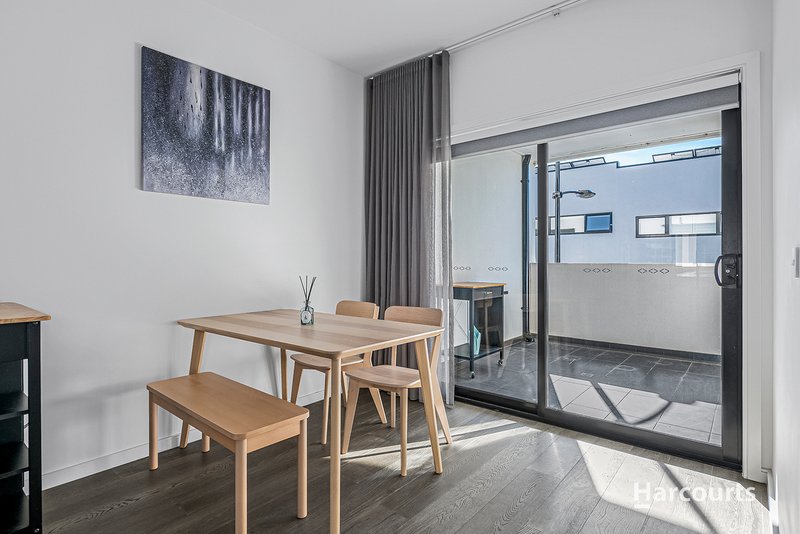 Photo - 44 Northcote Circuit, Burwood East VIC 3151 - Image 3