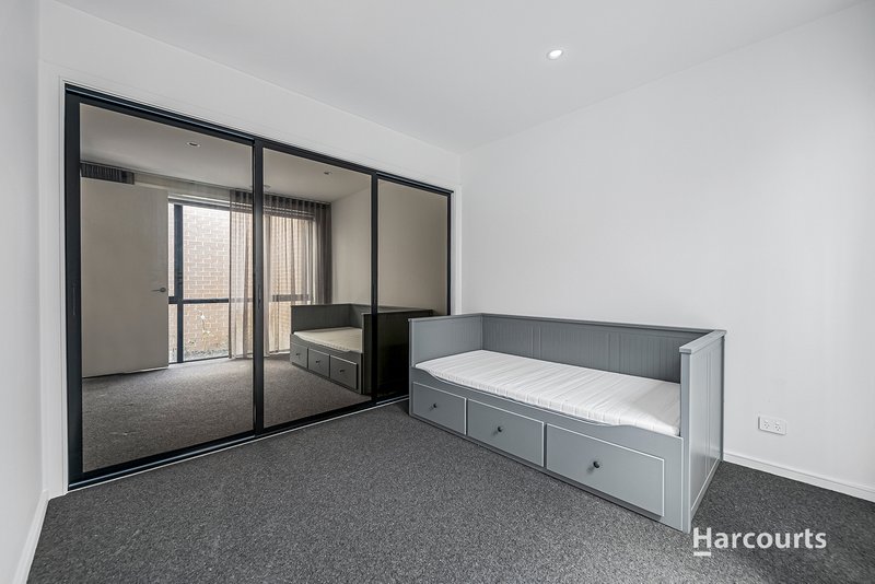 Photo - 44 Northcote Circuit, Burwood East VIC 3151 - Image 7