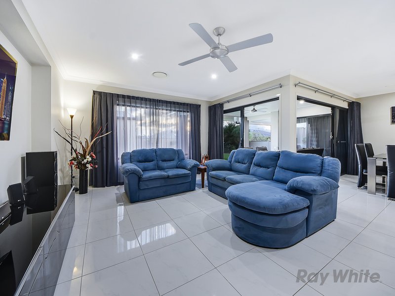 Photo - 44 Oisin Street, Murrumba Downs QLD 4503 - Image 11