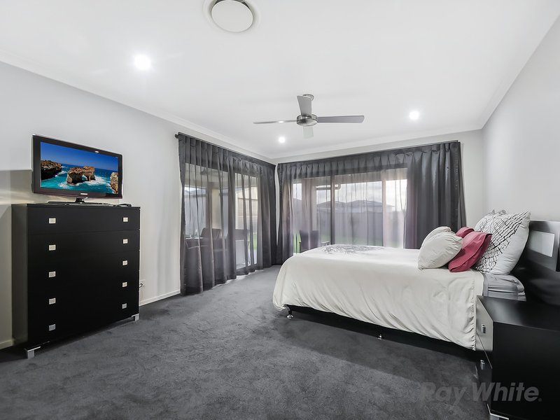 Photo - 44 Oisin Street, Murrumba Downs QLD 4503 - Image 17