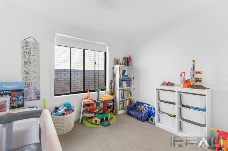 Photo - 44 Olympic Way, Munno Para West SA 5115 - Image 11