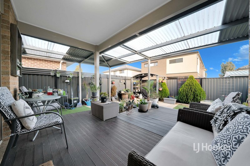 Photo - 44 Omaroo Street, Truganina VIC 3029 - Image 12