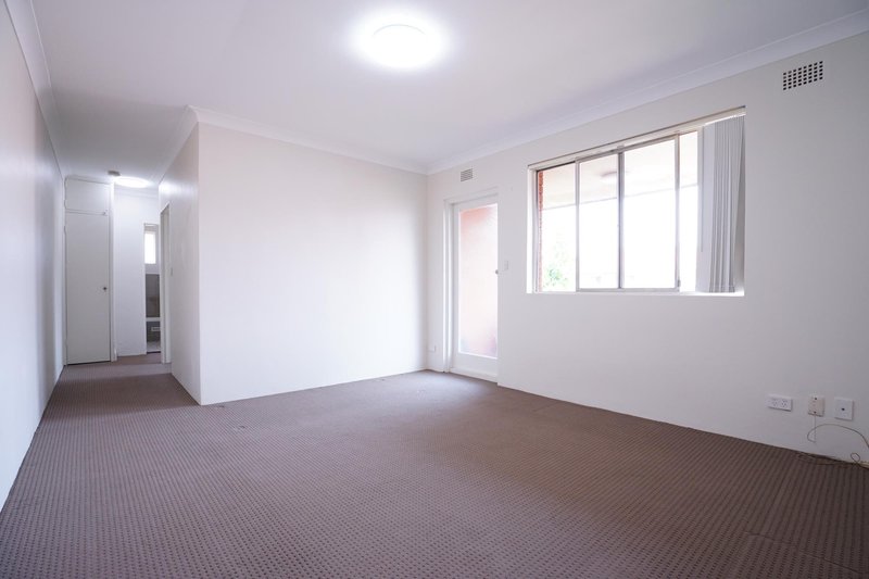 Photo - 4/4 Oswald Street, Campsie NSW 2194 - Image 4