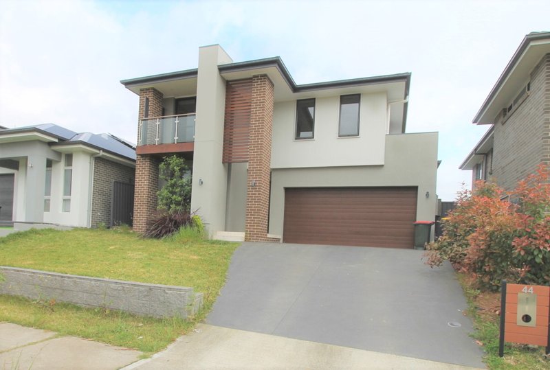 44 Poulton Terrace, Campbelltown NSW 2560