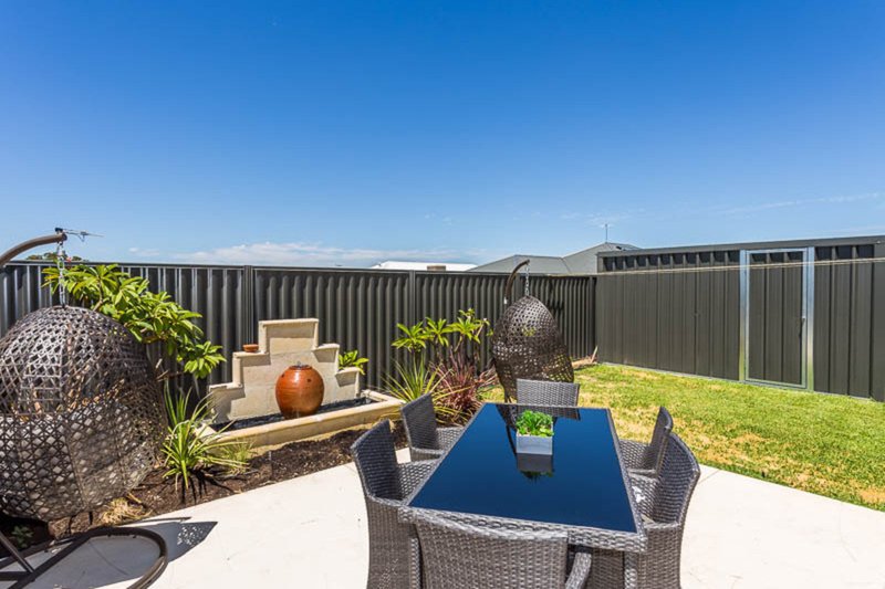 Photo - 44 Raeside Drive, Landsdale WA 6065 - Image 15